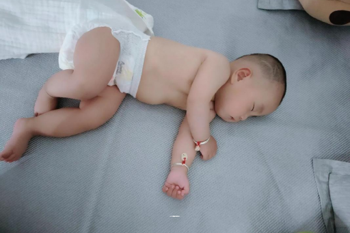 淮滨怀孕多久会显肚子